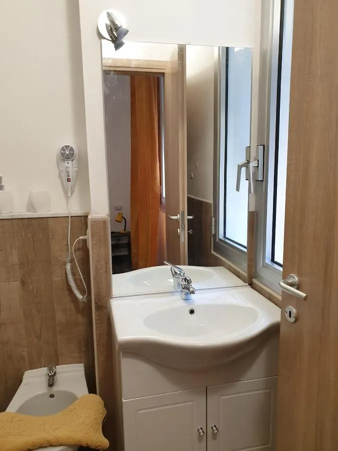 Affittacamere House Leomar Di Sara Génova Casa de hóspedes