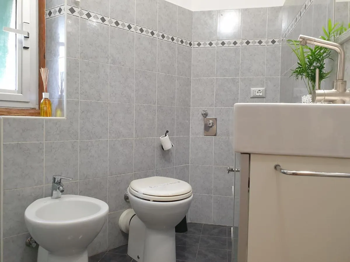Affittacamere House Leomar Di Sara Genua Gasthof