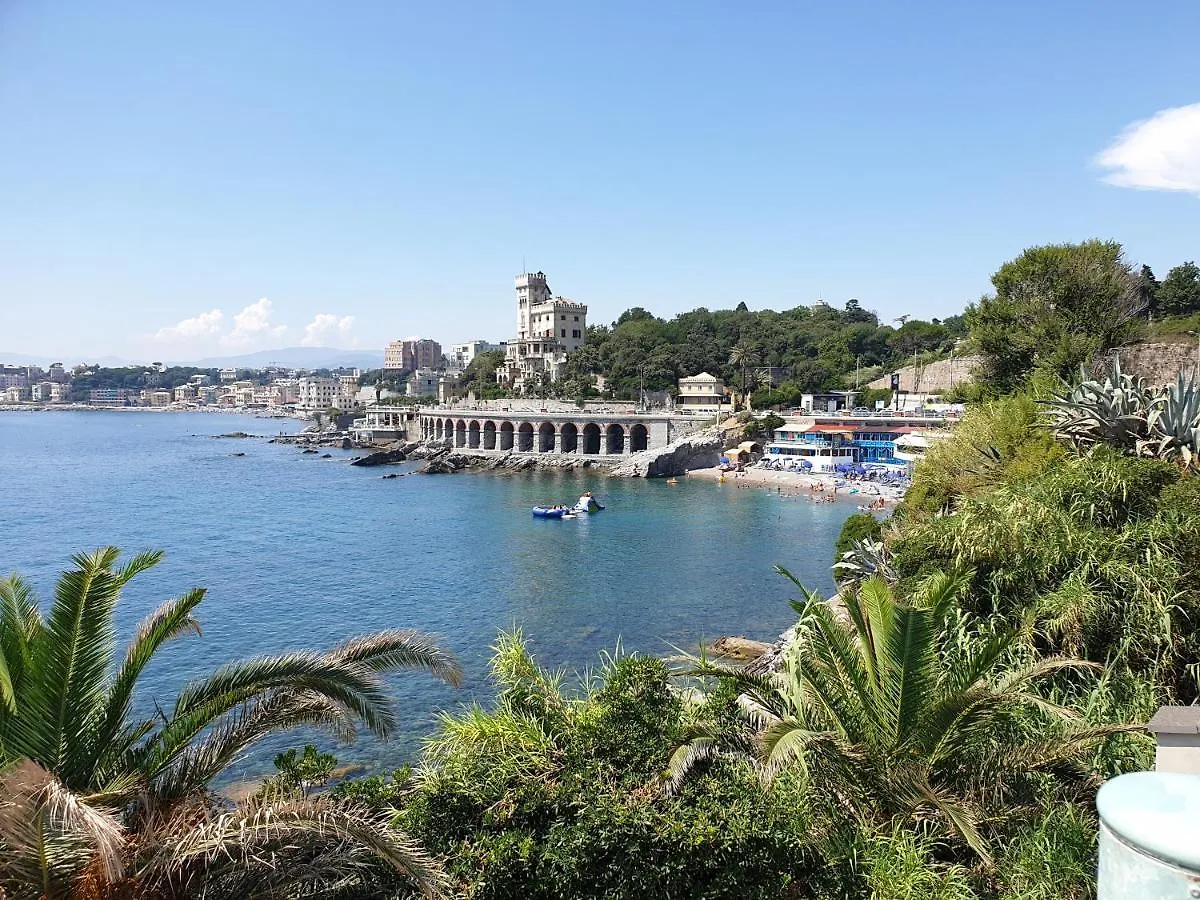 Hotel House LeoMar di Sara Genova Affittacamere