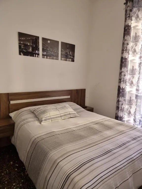 Affittacamere Hotel House LeoMar di Sara Genova