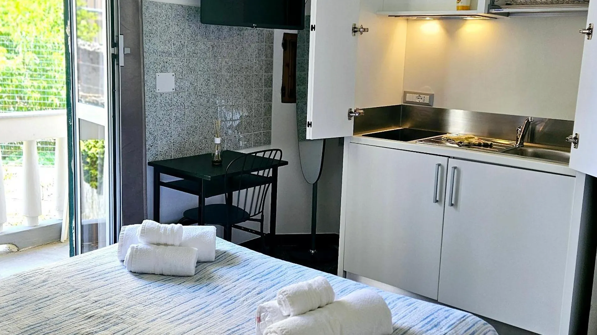 Affittacamere House Leomar Di Sara Genua 0*,  Italien