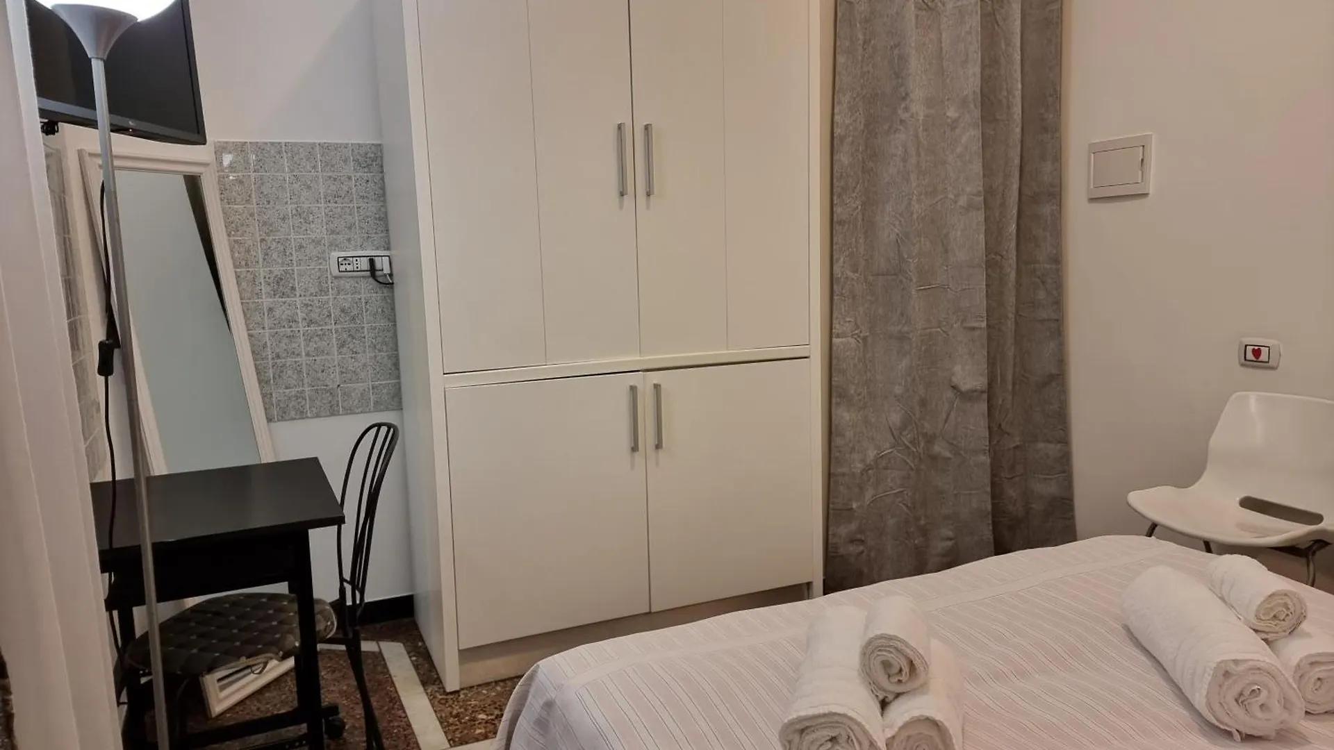Affittacamere House Leomar Di Sara Genua Italien